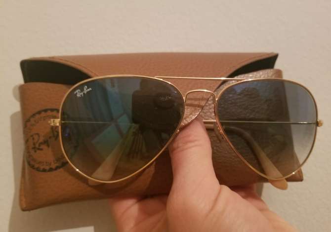 Veshje dhe Aksesor per te Rritur 6+1 ne Tirane - 50 Leke