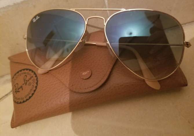 Veshje dhe Aksesor per te Rritur 6+1 ne Tirane - 50 Leke