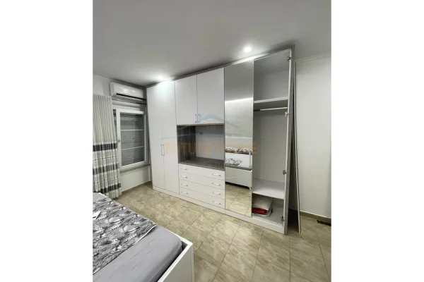 Shtepi me qera Apartament ne Durres, 2+1, Mobilimi E mobiluar, Pagesa 450  Euro.