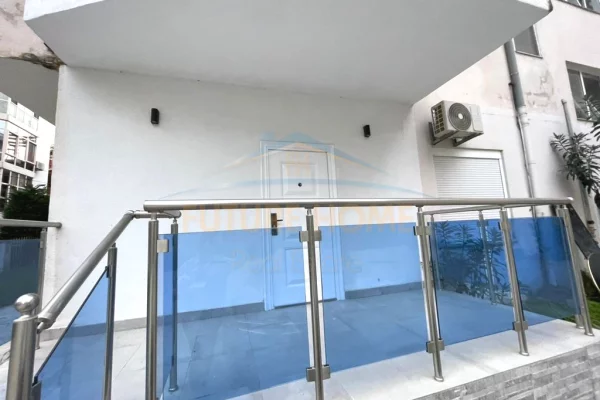 Shtepi me qera Apartament ne Durres, 2+1, Mobilimi E mobiluar, Pagesa 450  Euro.