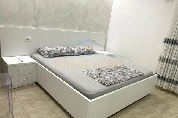 Shtepi me qera Apartament ne Durres, 2+1, Mobilimi E mobiluar, Pagesa 450  Euro.