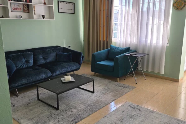 Shtepi me qera Apartament ne Tirane, 2+1, Mobilimi E mobiluar, Pagesa 600  Euro.