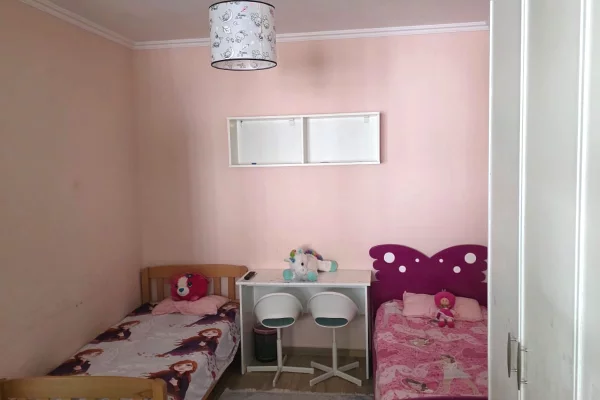 Shtepi me qera Apartament ne Tirane, 2+1, Mobilimi E mobiluar, Pagesa 600  Euro.