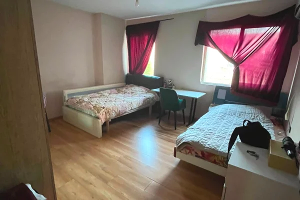 Shtepi me qera Apartament ne Tirane, 2+1, Mobilimi E mobiluar, Pagesa 50,000  Leke.