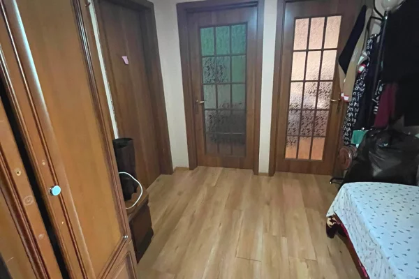 Shtepi me qera Apartament ne Tirane, 2+1, Mobilimi E mobiluar, Pagesa 50,000  Leke.