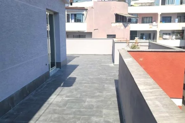 Shtepi me qera Apartament ne Tirane, 2+1, Mobilimi E mobiluar, Pagesa 45,000  Leke.