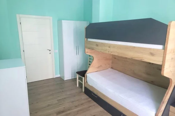Shtepi me qera Apartament ne Tirane, 2+1, Mobilimi E mobiluar, Pagesa 45,000  Leke.