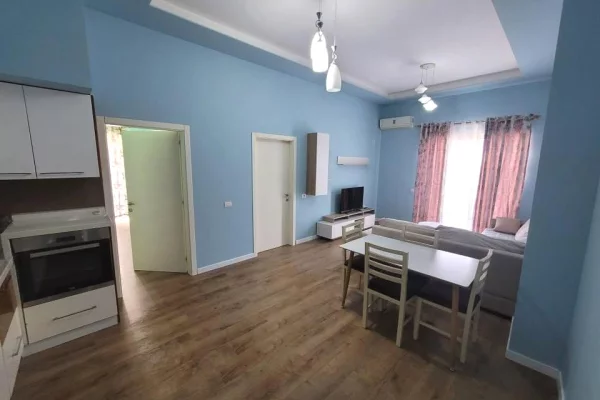 Shtepi me qera Apartament ne Tirane, 2+1, Mobilimi E mobiluar, Pagesa 45,000  Leke.