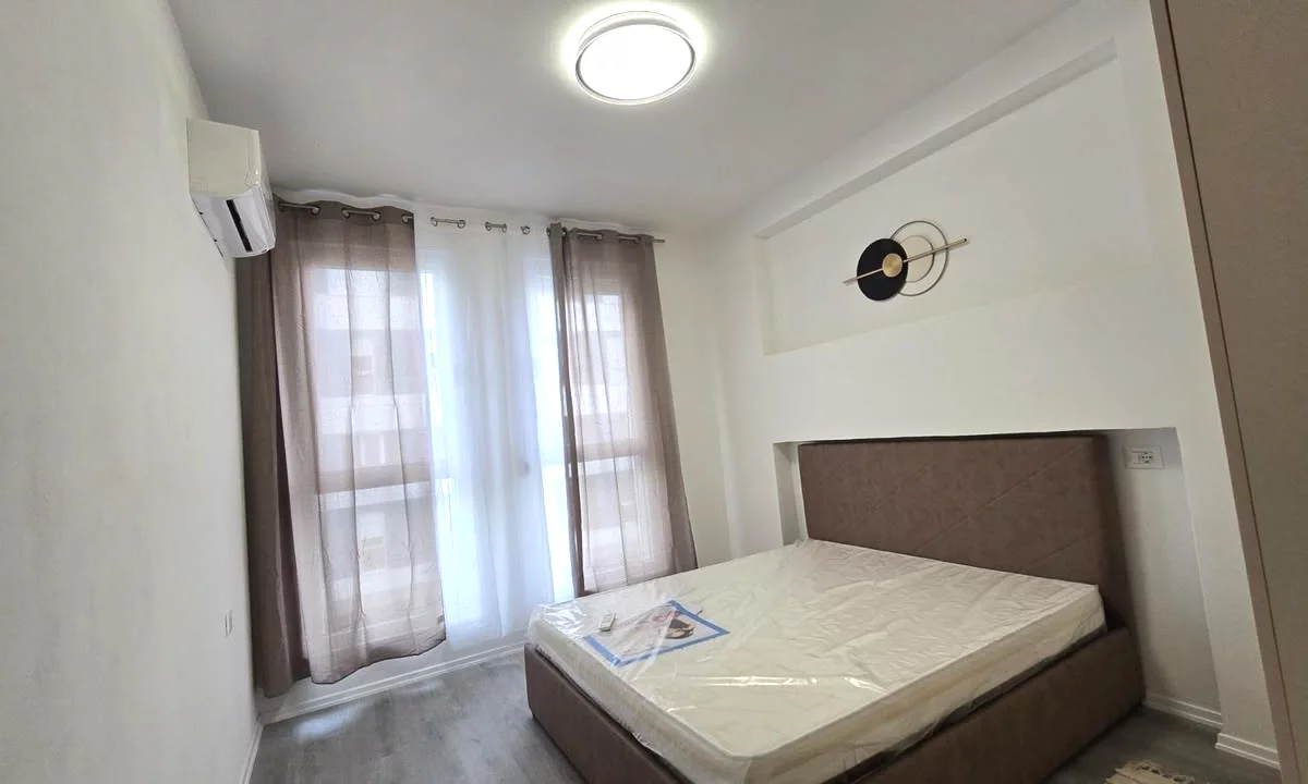 Shtepi me qera Apartament ne Tirane, 1+1, Mobilimi E mobiluar, Pagesa 450  Euro.