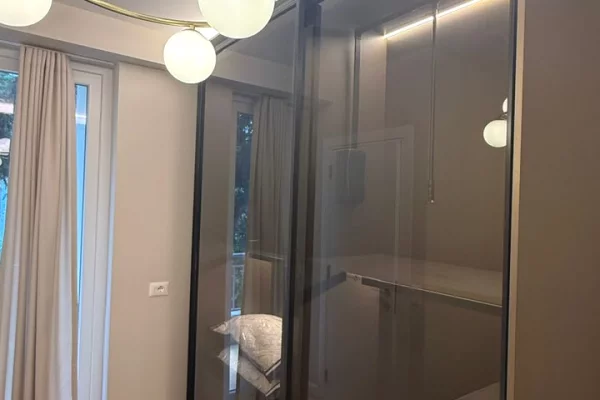 Shtepi me qera Apartament ne Tirane, 1+1, Mobilimi E mobiluar, Pagesa 55,000  Leke.