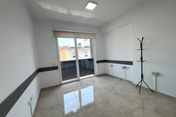 JEPET ME QIRA AMBIENT ZYRE – RRUGA E DURRESIT