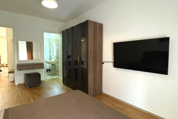 Shtepi me qera Apartament ne Tirane, 2+1, Mobilimi E mobiluar, Pagesa 1,200  Euro.