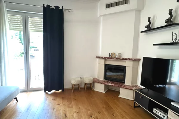 Shtepi me qera Apartament ne Tirane, 2+1, Mobilimi E mobiluar, Pagesa 1,200  Euro.
