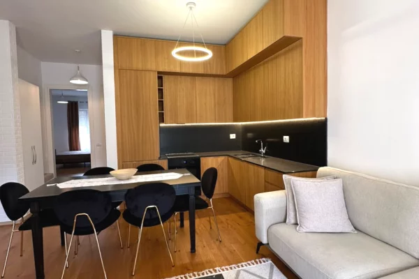Shtepi me qera Apartament ne Tirane, 2+1, Mobilimi E mobiluar, Pagesa 1,200  Euro.