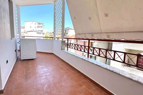Shtepi me qera Apartament ne Tirane, 2+1, Mobilimi E mobiluar, Pagesa 65,000  Leke.