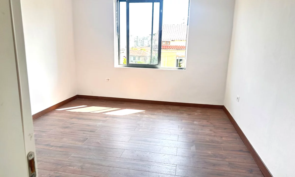 Shtepi ne shitje Apartament ne Tirane, 1+1, Mobilimi E mobiluar, Pagesa 7,500,000  Leke.