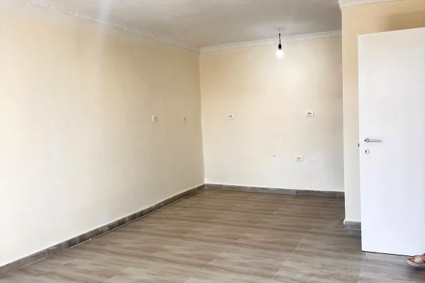 Shtepi ne shitje Apartament ne Tirane, 1+1, Mobilimi E mobiluar, Pagesa 7,500,000  Leke.