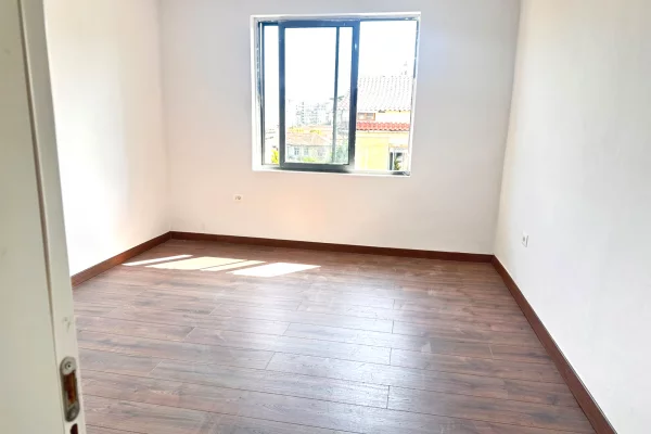 Shtepi ne shitje Apartament ne Tirane, 1+1, Mobilimi E mobiluar, Pagesa 7,500,000  Leke.