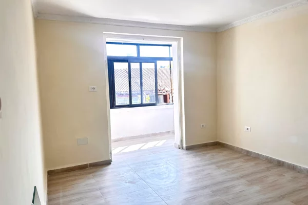 Shtepi ne shitje Apartament ne Tirane, 1+1, Mobilimi E mobiluar, Pagesa 7,500,000  Leke.