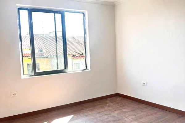 Shtepi ne shitje Apartament ne Tirane, 1+1, Mobilimi E mobiluar, Pagesa 7,500,000  Leke.