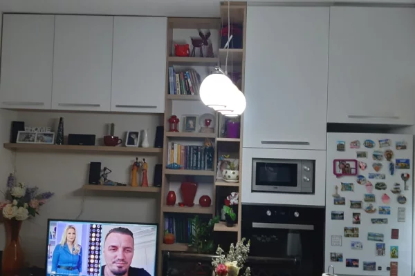 Shtepi me qera Apartament ne Tirane, 2+1, Mobilimi E mobiluar, Pagesa 10,000,000  Leke.