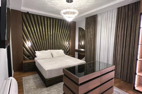 Shtepi me qera Apartament ne Tirane, 2+1, Mobilimi E mobiluar, Pagesa 1,200  Euro.