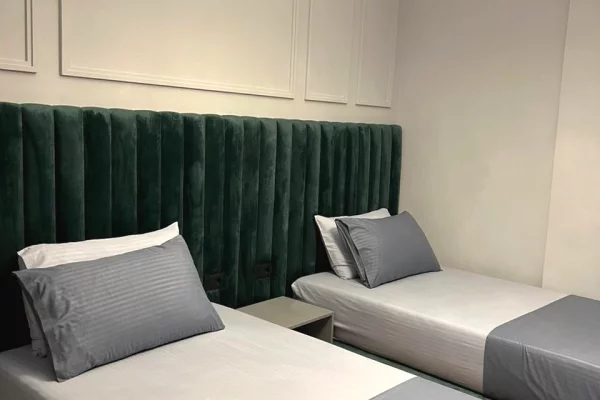 Shtepi me qera Apartament ne Tirane, 2+1, Mobilimi E mobiluar, Pagesa 1,200  Euro.