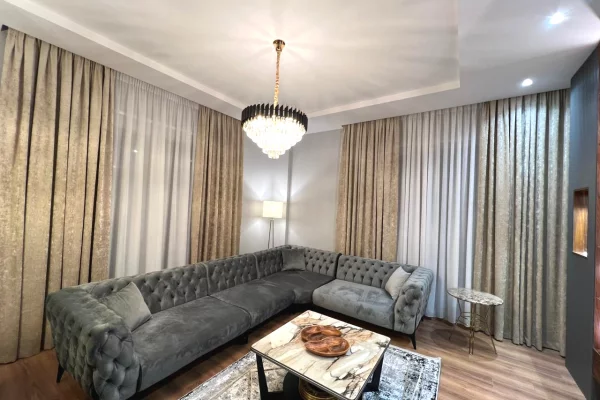 Shtepi me qera Apartament ne Tirane, 2+1, Mobilimi E mobiluar, Pagesa 1,200  Euro.