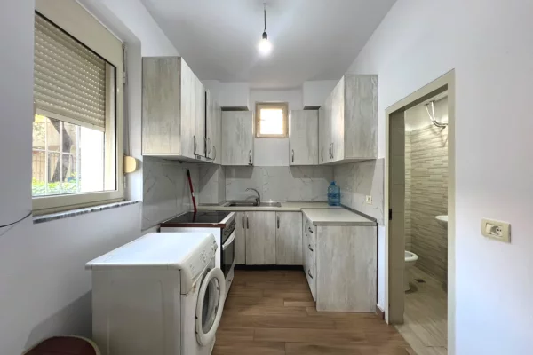 Shtepi me qera Apartament ne Tirane, 1+1, Mobilimi E mobiluar, Pagesa 40,000  Leke.