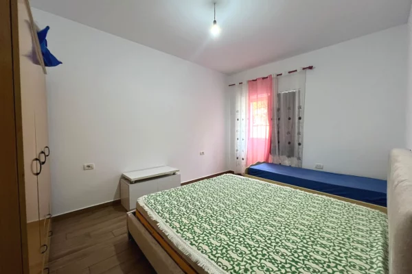 Shtepi me qera 1+1 ne Tirane - 40,000 Leke