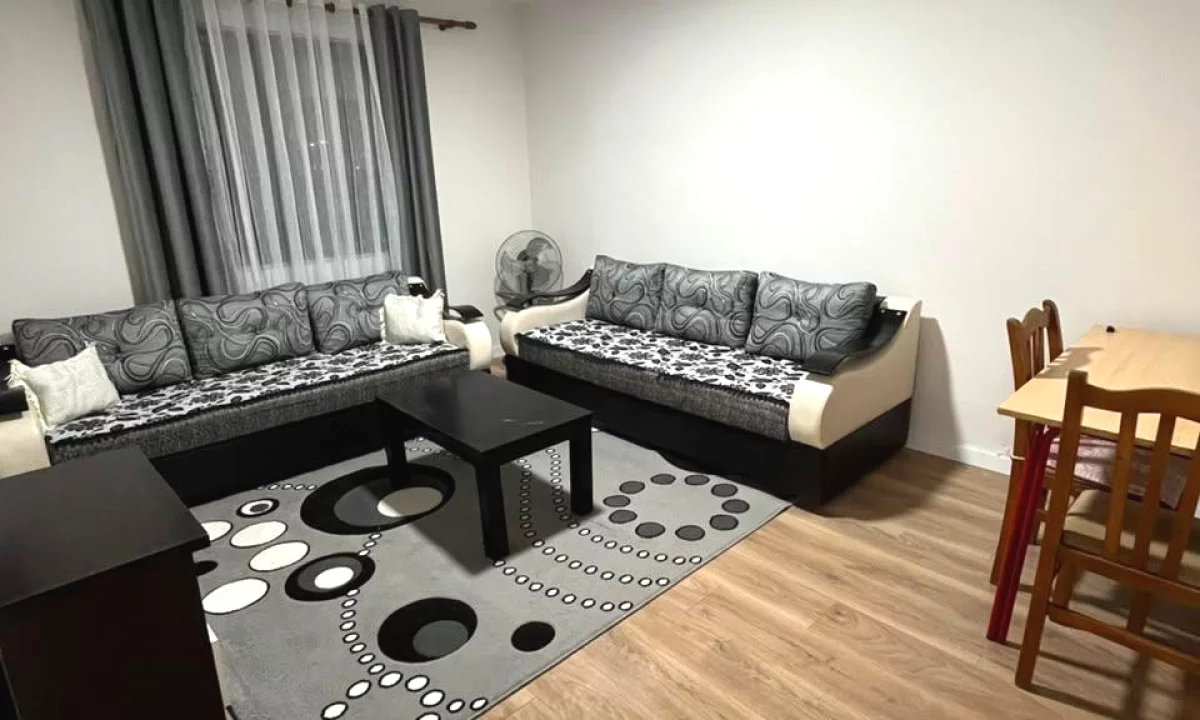 Shtepi me qera Apartament ne Tirane, 2+1, Mobilimi E mobiluar, Pagesa 45,000  Leke.
