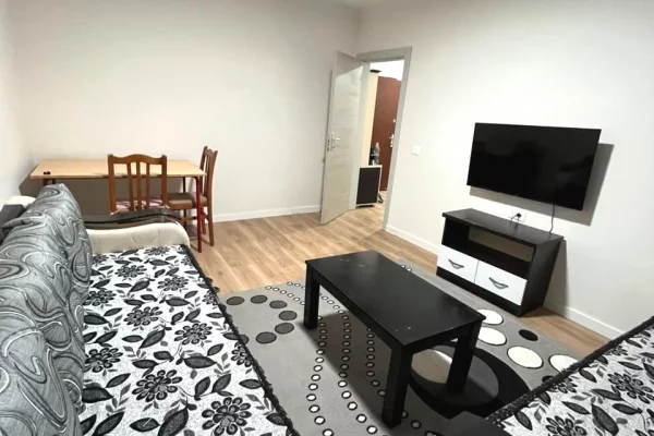 Shtepi me qera Apartament ne Tirane, 2+1, Mobilimi E mobiluar, Pagesa 45,000  Leke.