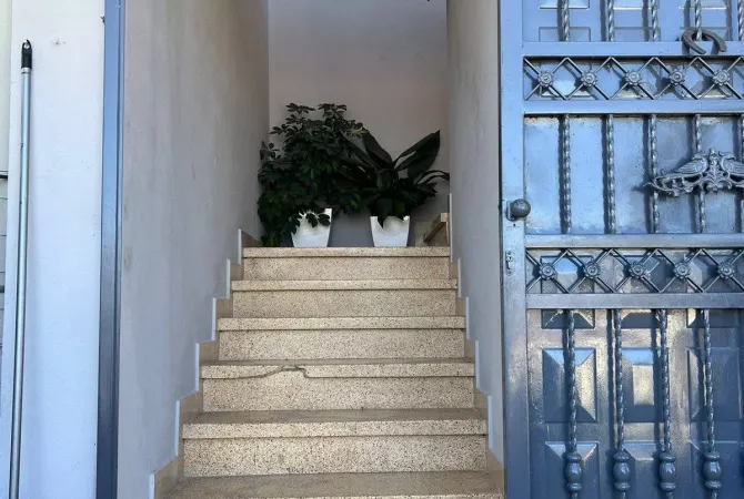 Shtepi ne shitje Vila Luksoze ne Tirane, 2+1, Mobilimi E mobiluar, Pagesa 260,000  Euro.