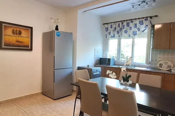 Shtepi me qera Shtepi Private ne Tirane, 2+1, Mobilimi E mobiluar, Pagesa 650  Euro.