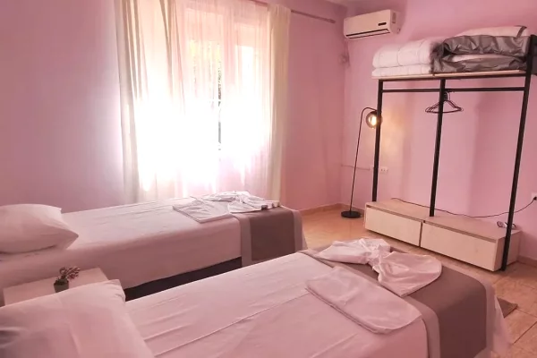 Shtepi me qera Shtepi Private ne Tirane, 2+1, Mobilimi E mobiluar, Pagesa 650  Euro.