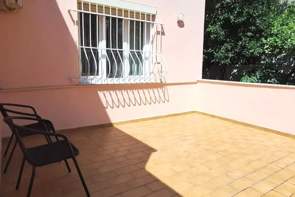 Shtepi me qera Shtepi Private ne Tirane, 2+1, Mobilimi E mobiluar, Pagesa 650  Euro.