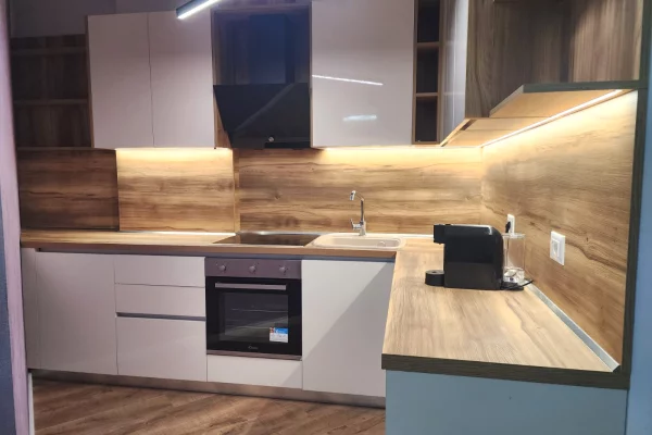 Shtepi ne shitje Apartament ne Durres, 2+1, Mobilimi E mobiluar, Pagesa 159,000  Euro.