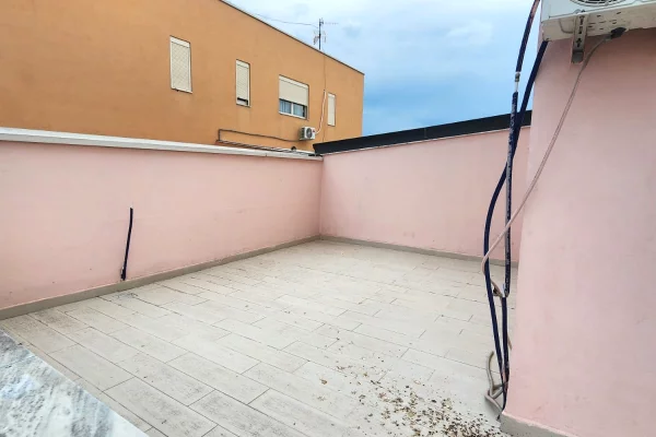 Shtepi ne shitje Apartament ne Durres, 2+1, Mobilimi E mobiluar, Pagesa 159,000  Euro.