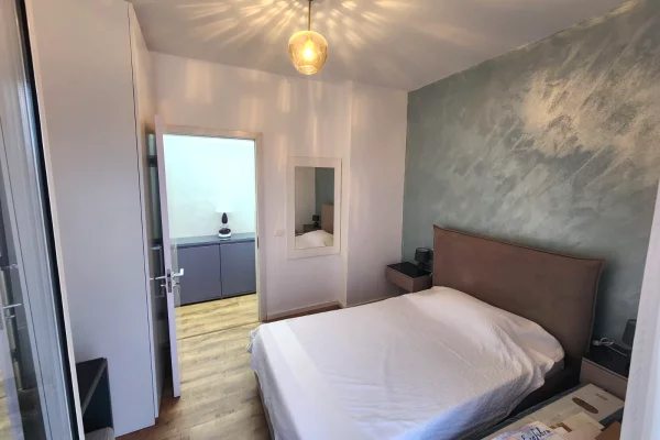 Shtepi ne shitje Apartament ne Durres, 2+1, Mobilimi E mobiluar, Pagesa 159,000  Euro.