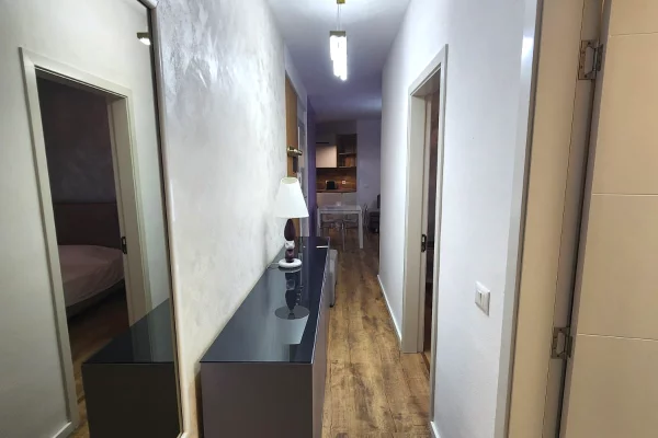 Shtepi ne shitje Apartament ne Durres, 2+1, Mobilimi E mobiluar, Pagesa 159,000  Euro.