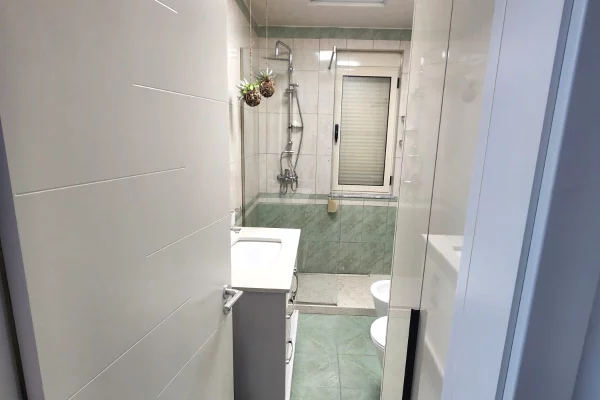Shtepi ne shitje Apartament ne Durres, 2+1, Mobilimi E mobiluar, Pagesa 159,000  Euro.
