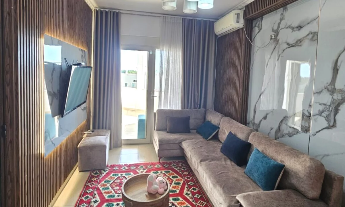 Shtepi ne shitje Apartament ne Durres, 2+1, Mobilimi E mobiluar, Pagesa 125,000  Euro.