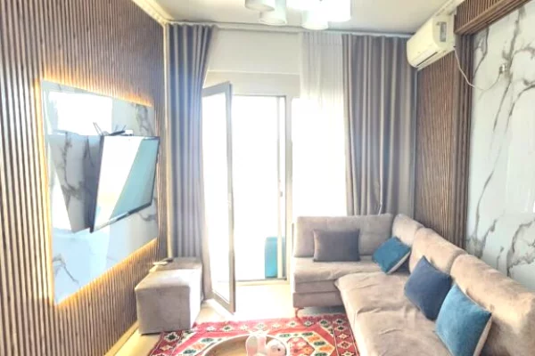 Shtepi ne shitje Apartament ne Durres, 2+1, Mobilimi E mobiluar, Pagesa 125,000  Euro.