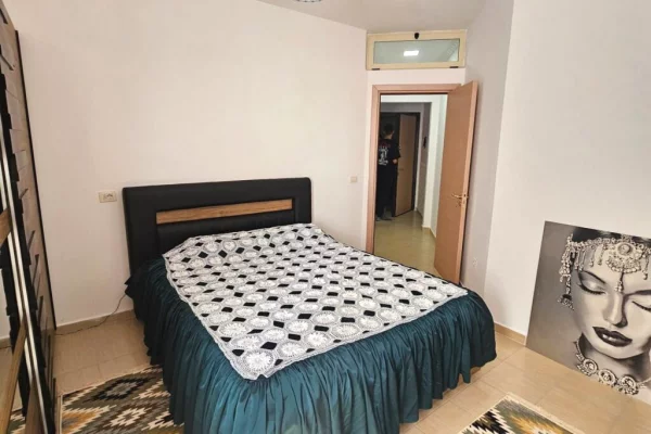 Shtepi ne shitje Apartament ne Durres, 2+1, Mobilimi E mobiluar, Pagesa 125,000  Euro.