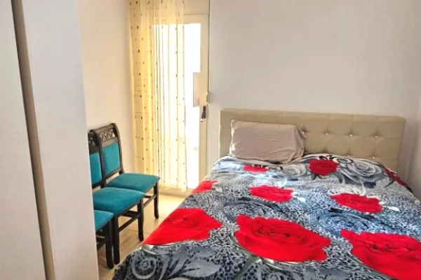 Shtepi ne shitje Apartament ne Durres, 2+1, Mobilimi E mobiluar, Pagesa 125,000  Euro.