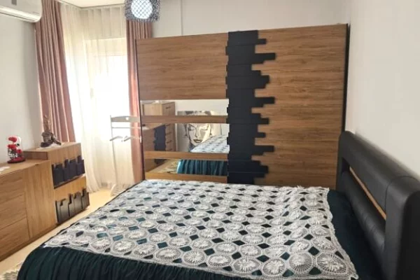 Shtepi ne shitje Apartament ne Durres, 2+1, Mobilimi E mobiluar, Pagesa 125,000  Euro.