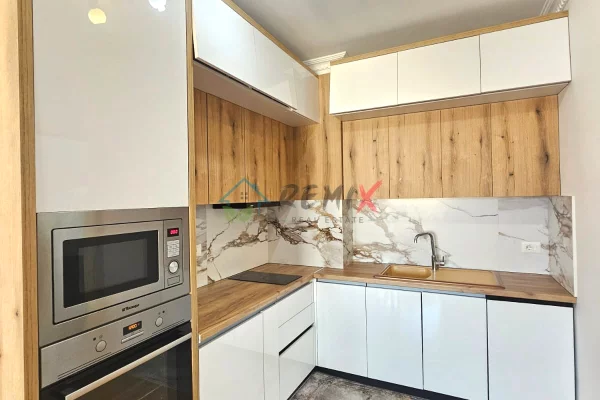 Shtepi ne shitje Apartament ne Durres, 2+1, Mobilimi E mobiluar, Pagesa 145,000  Euro.