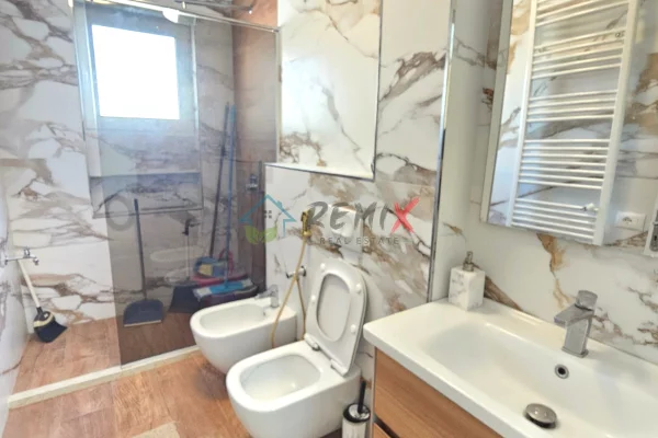 Shtepi ne shitje Apartament ne Durres, 2+1, Mobilimi E mobiluar, Pagesa 145,000  Euro.