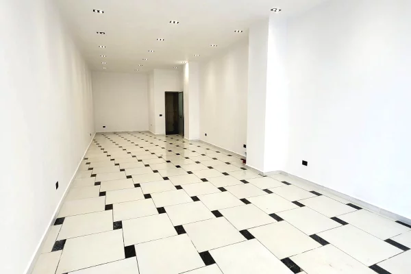 Ambient biznesi ne shitje Garsoniere ne Durres - 120,000 Euro
