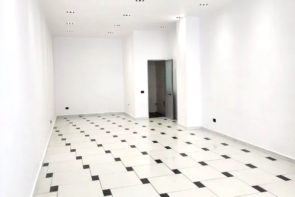 SHITET AMBIENT BIZNESI NE PLAZHIN ILIRIA, DURRES 